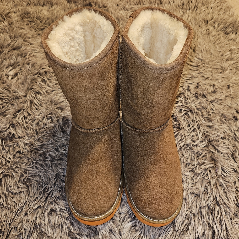 BearPaw Payton Boots | Size 9 | Sheepskin and Wool